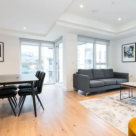 The Hunt Cherrywood * Loughlinstown